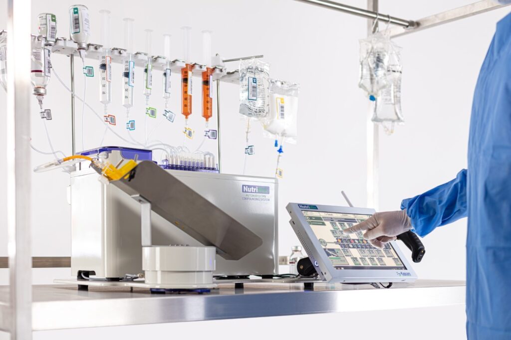 Sistema automatizado de preparación de Nutrición Parenteral Total (NPT) KS-240